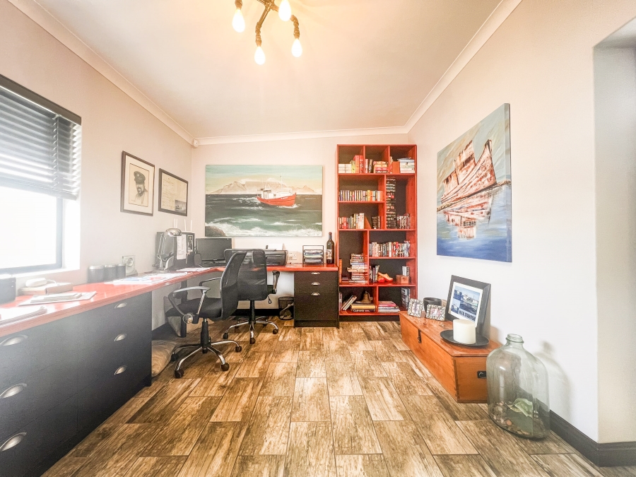 5 Bedroom Property for Sale in Myburgh Park Western Cape